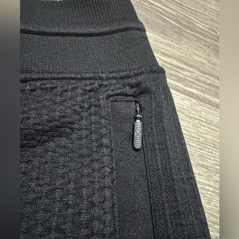 NWOT Lululemon Engineered Warmth Drawstring Perfo… - image 4